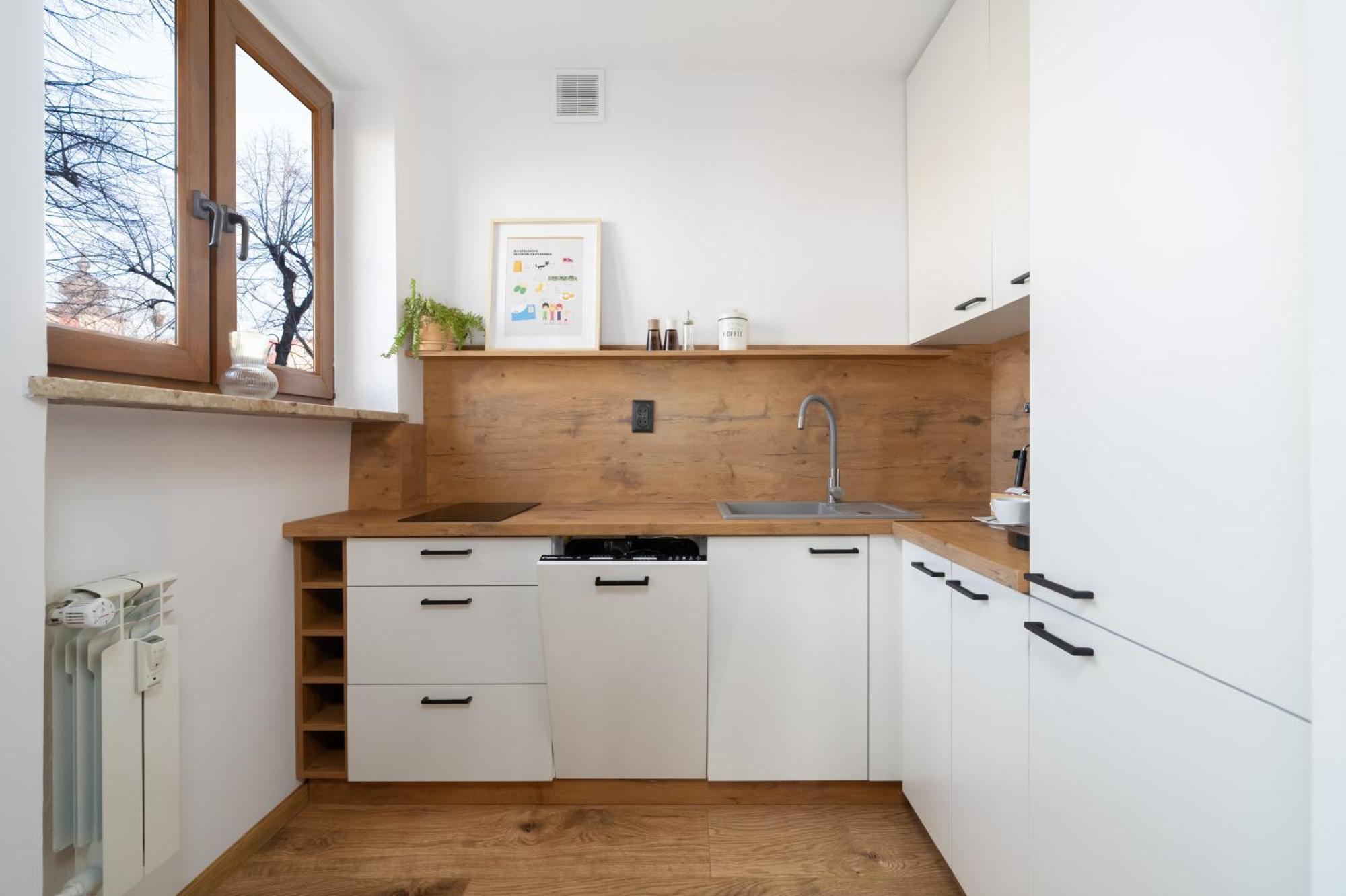 Comfortable Two-bedroom By Renters Apartment *